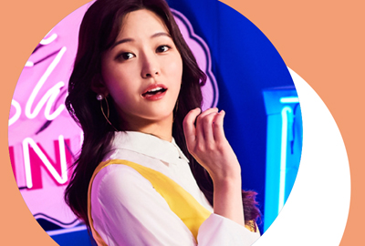 뉴트로 감성으로 재탄생한 록앤롤 뮤지컬 <그리스>